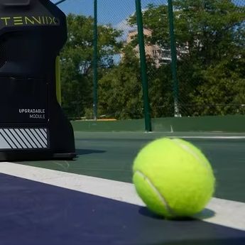 Sports Equipment Tennis - เครื่องยิงลูกเทนนิสอัตโนมัติสำหรับมืออาชีพ พร้อมระบบฝึกสอนด้วยเสียง AI แบบพกพา